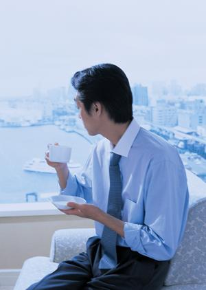 光輝く夏、日本製サングラスの魅力